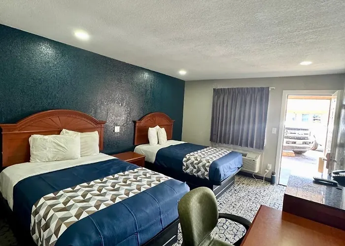 Rodeway Inn & Suites